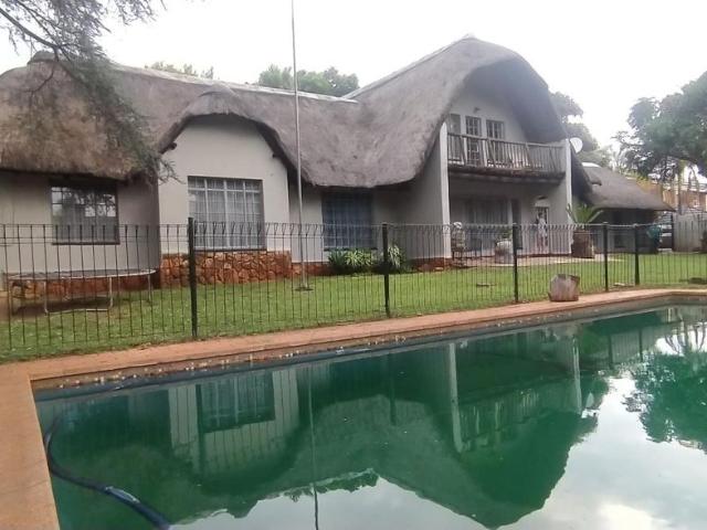 5 Bedroom house for sale in Florauna, Pretoria
