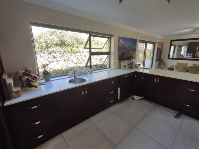 5 Bedroom House For Sale in Knysna Heights