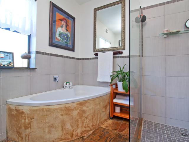 5 Bedroom House For Sale in Kommetjie