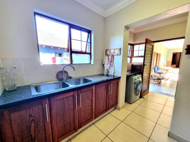 5 Bedroom House For Sale in Koro Creek Golf Estate