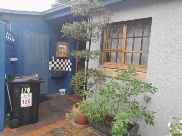 5 Bedroom House For Sale in Kensington