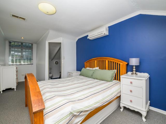 5 Bedroom House For Sale in Kloof