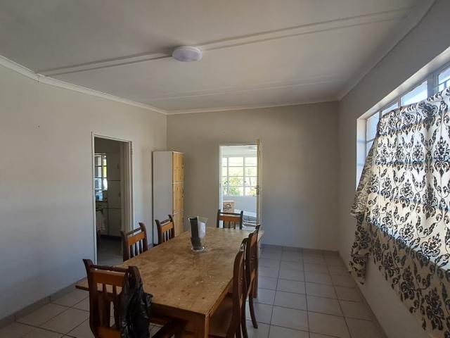 5 Bedroom House For Sale in Kuruman