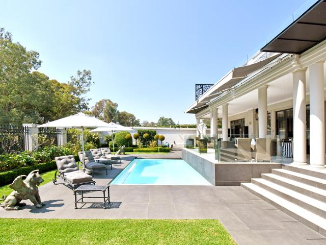 5 Bedroom House For Sale in Houghton Estate