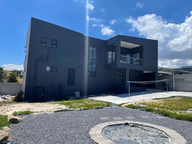 5 Bedroom house for sale in Haasendal, Kuils River