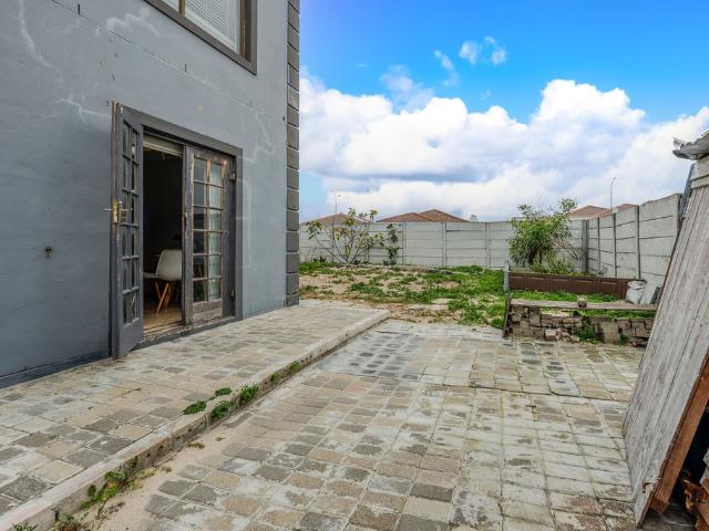 5 Bedroom House For Sale in Hagley