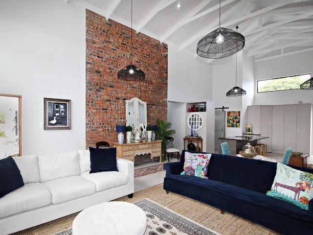 5 Bedroom House For Sale in Hartenbos Central