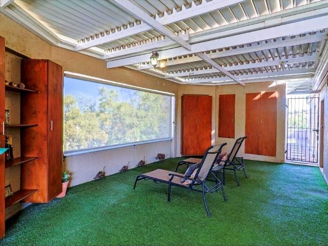 5 Bedroom House For Sale in Helderkruin
