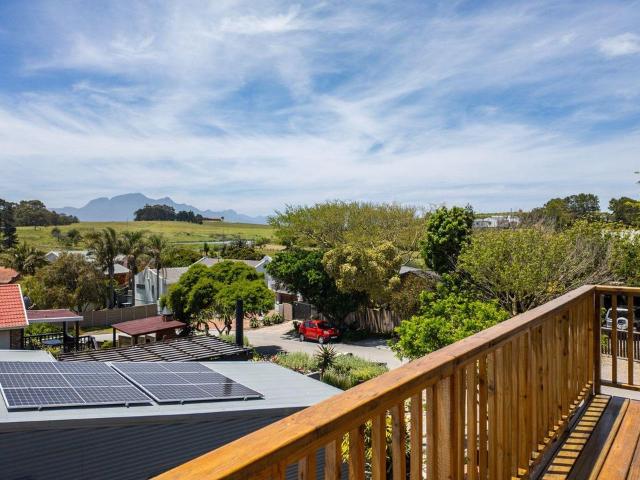5 Bedroom house for sale in Herolds Bay, George