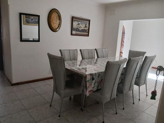 5 Bedroom House For Sale in Isipingo Hills