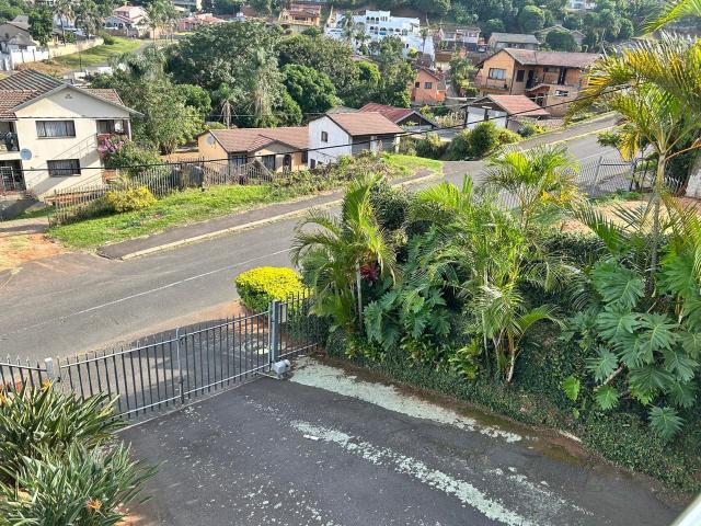 5 Bedroom House For Sale in Isipingo Hills