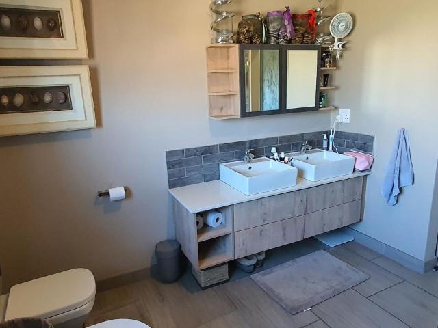 5 Bedroom house for sale in Island View, Mossel Bay