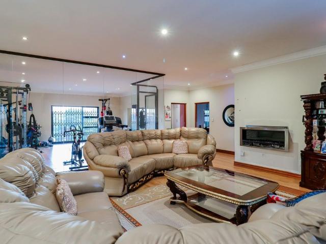 5 Bedroom house for sale in Observatory, Johannesburg