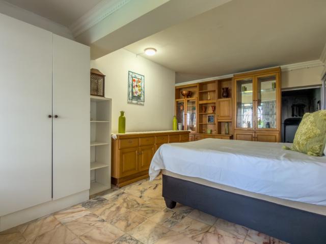 5 Bedroom House For Sale in La Lucia