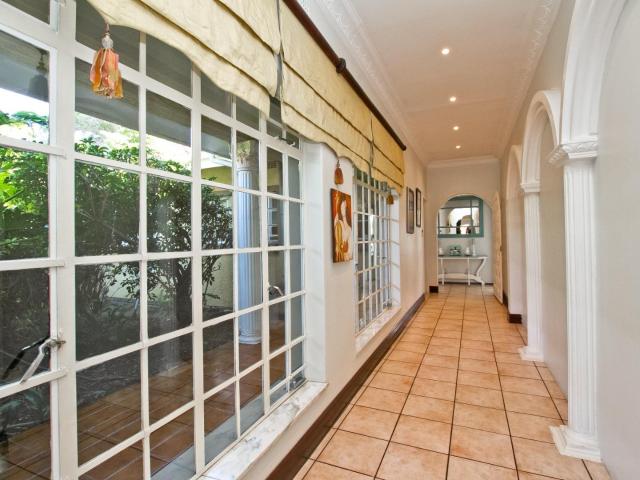 5 Bedroom House For Sale in Lambton