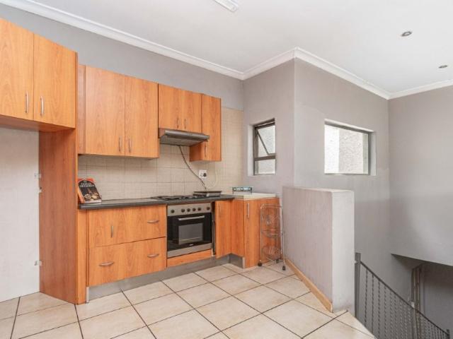 5 Bedroom House For Sale in Mondeor
