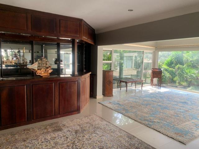 5 Bedroom House For Sale in Mondeor