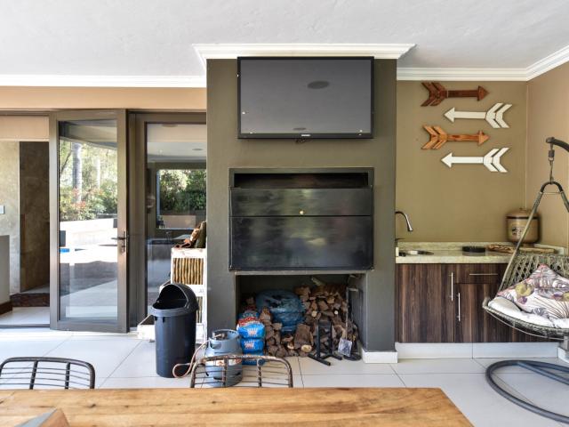 5 Bedroom House For Sale in Montana Tuine