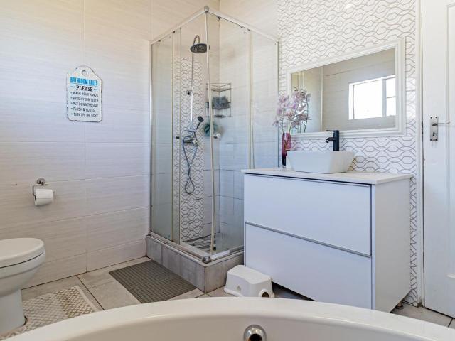 5 Bedroom house for sale in Monument, Krugersdorp