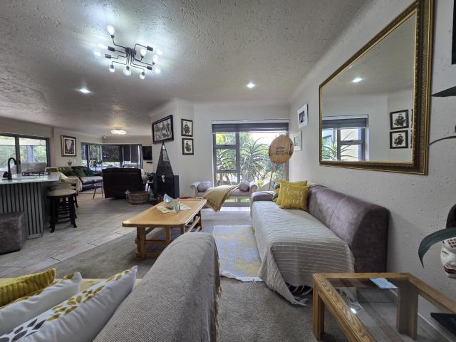 5 Bedroom House For Sale in Meyersdal