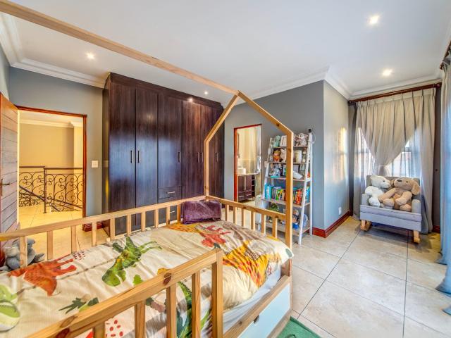 5 Bedroom House For Sale in Meyersdal