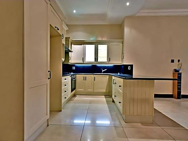 5 Bedroom House For Sale in Meyersdal