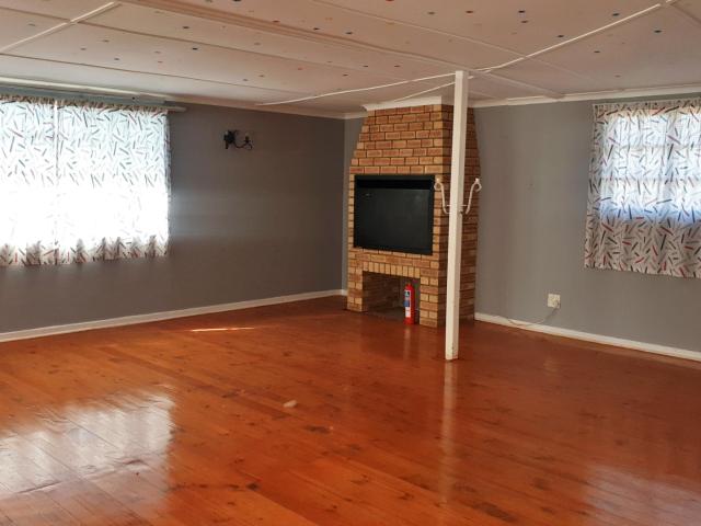5 Bedroom House For Sale in Mthatha