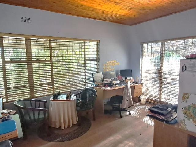 5 Bedroom House For Sale in Mulbarton
