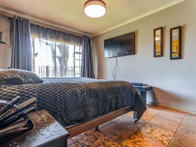 5 Bedroom House For Sale in Norkem Park