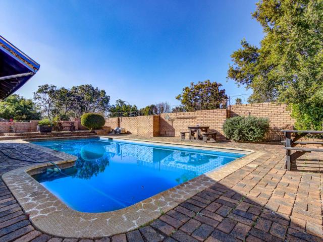 5 Bedroom House For Sale in Norkem Park