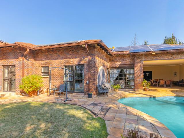 5 Bedroom House For Sale in Northcliff