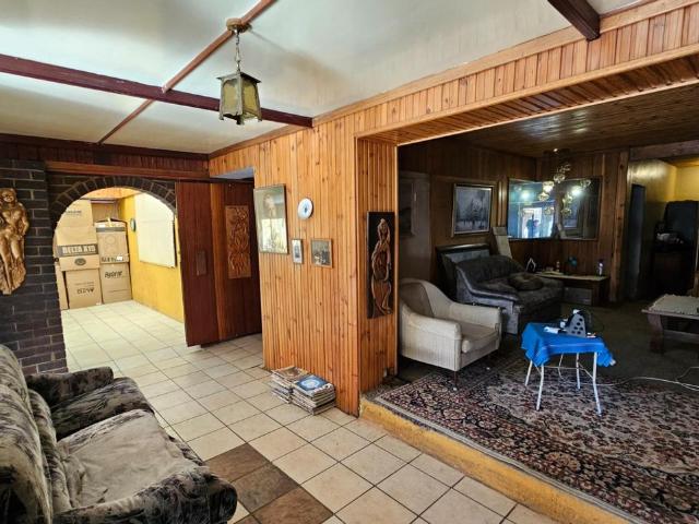 5 Bedroom House For Sale in Navalsig