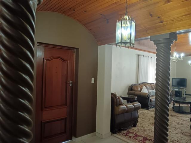 5 Bedroom House For Sale in Southernwood