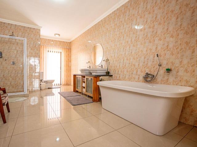 5 Bedroom House For Sale in Savannah Country Estate