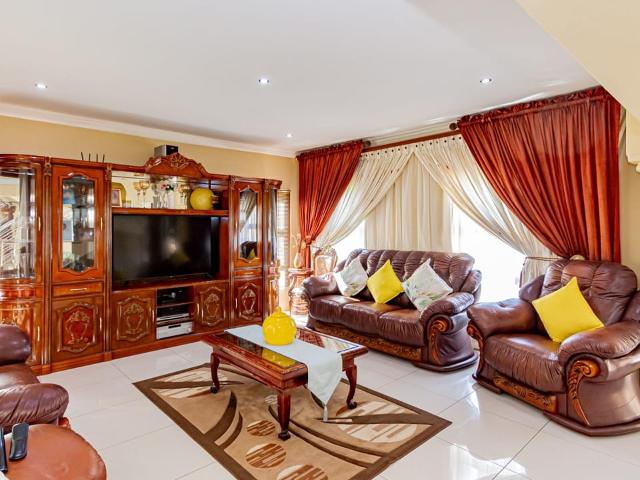 5 Bedroom house for sale in Savannah Country Estate, Pretoria