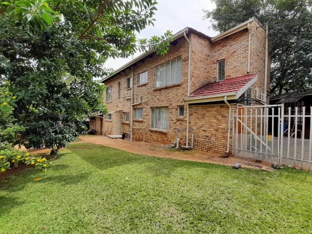 5 Bedroom House For Sale in Safari Gardens