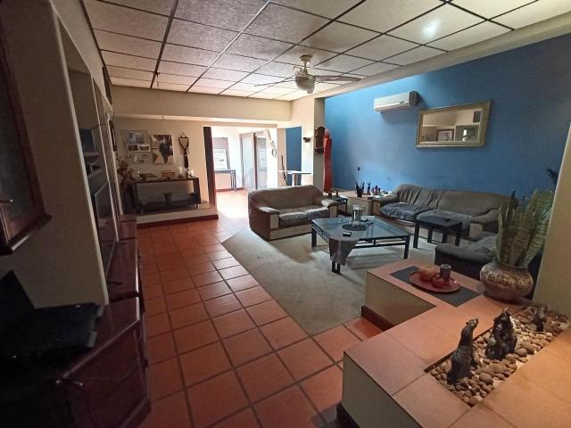 5 Bedroom House For Sale in Sinoville