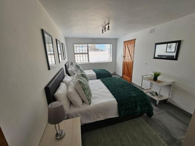 5 Bedroom House For Sale in St Francis Bay Village