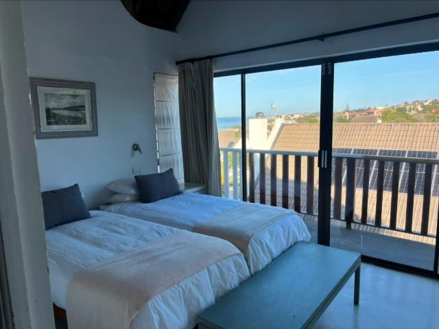 5 Bedroom House For Sale in St Francis Bay Village