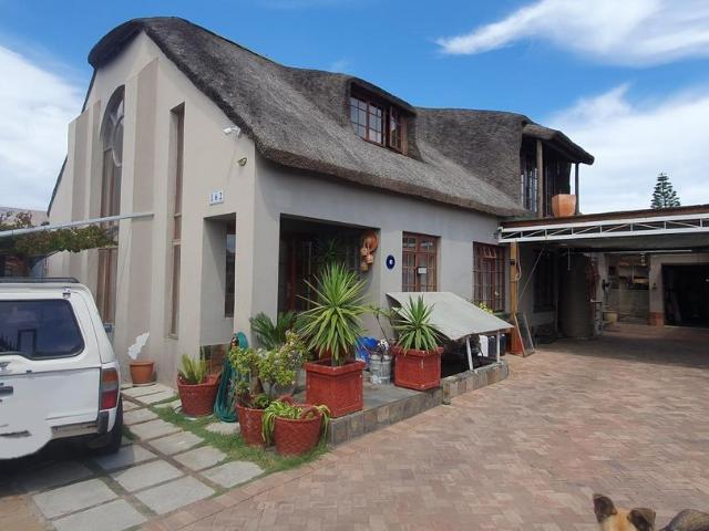 5 Bedroom house for sale in Strandfontein