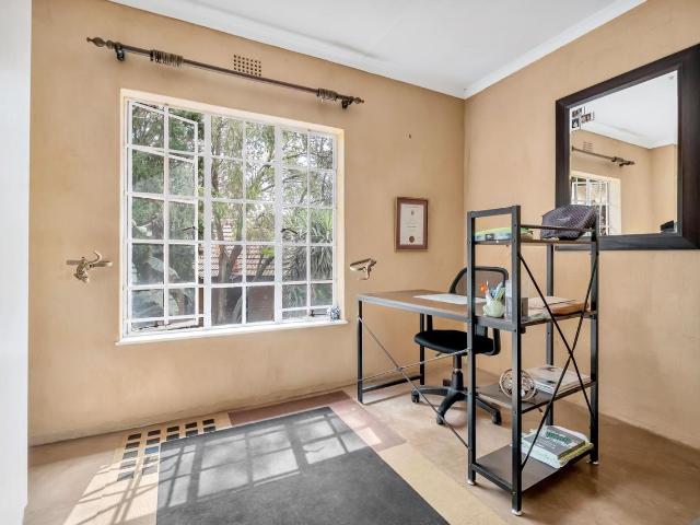 5 Bedroom House For Sale in Sundowner
