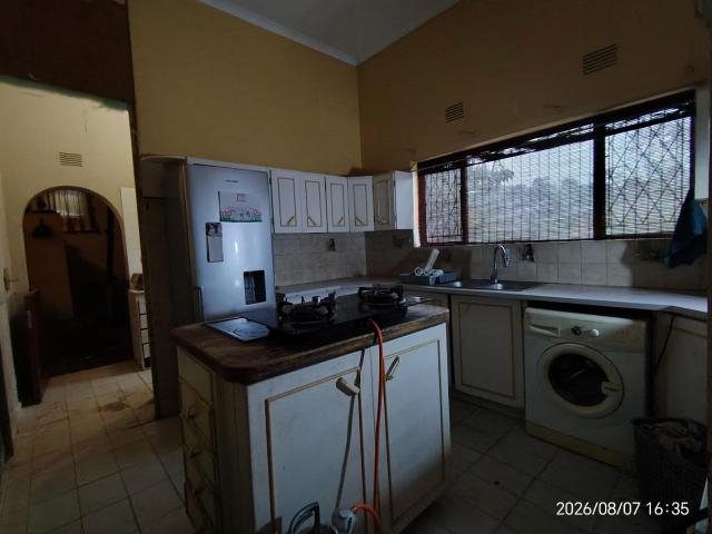5 Bedroom House For Sale in Padfield Park