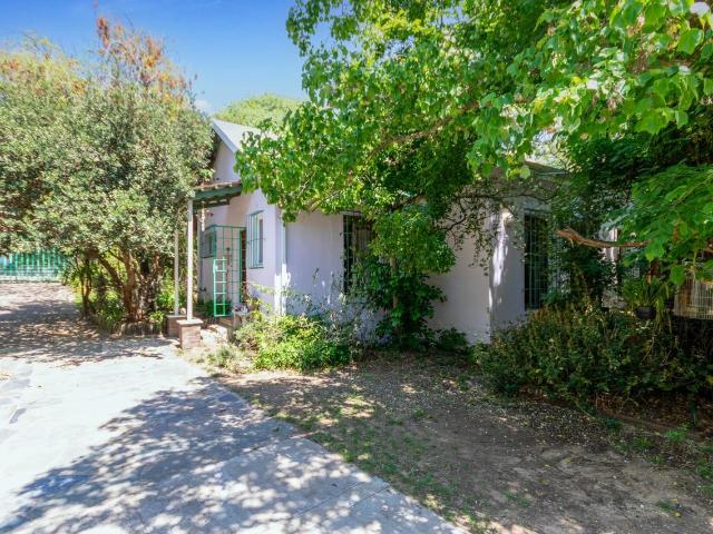5 Bedroom House For Sale in Parkhurst