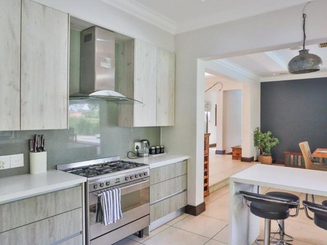 5 Bedroom house for sale in Pecanwood, Hartbeespoort