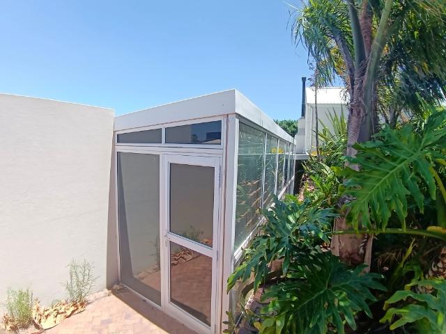 5 Bedroom House For Sale in Plattekloof 3