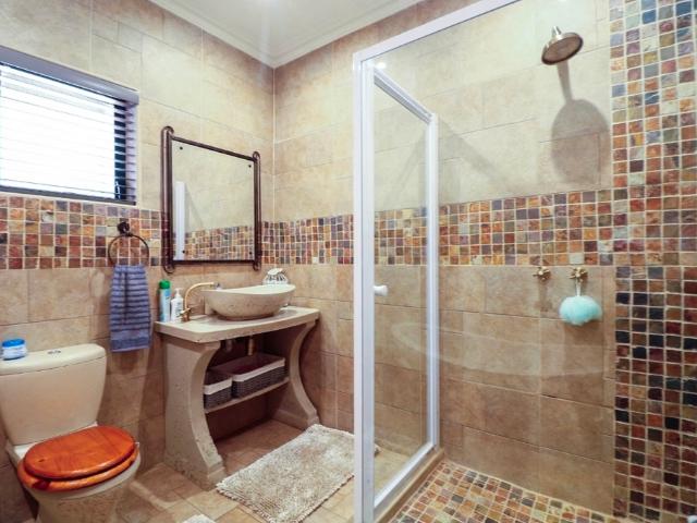 5 Bedroom House For Sale in Protea Park