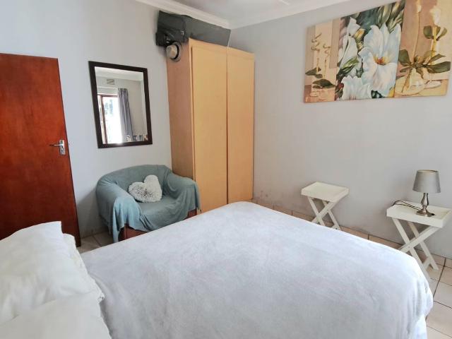 5 Bedroom House For Sale in Pumula