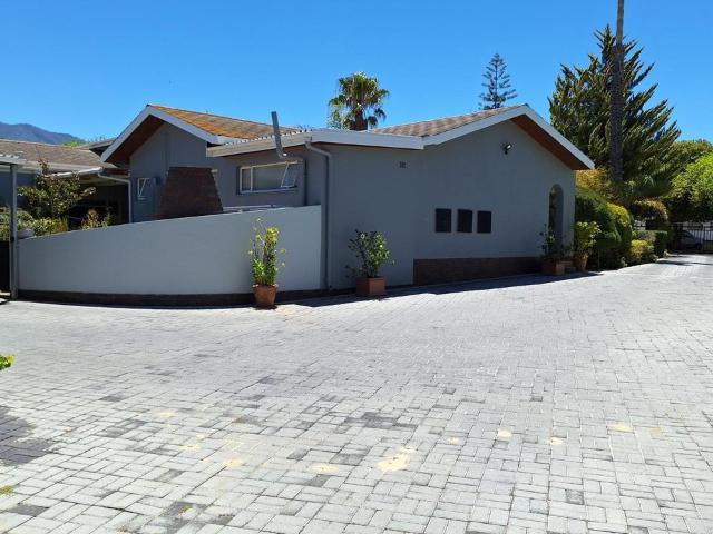 5 Bedroom house for sale in Robertson