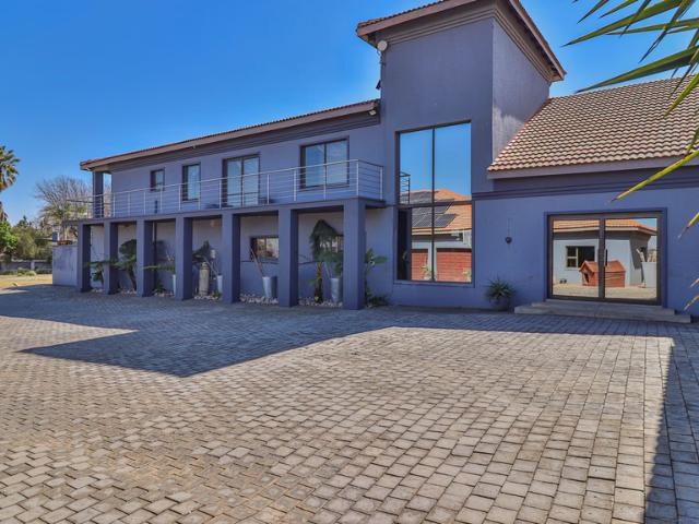 5 Bedroom House For Sale in Rand Collieries