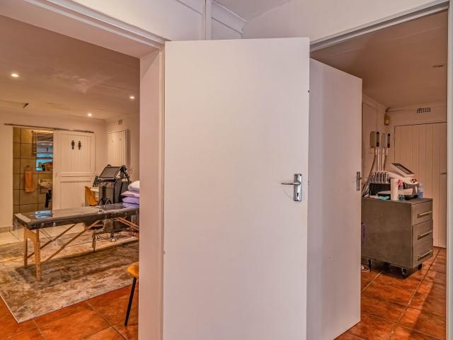 5 Bedroom House For Sale in Randpark